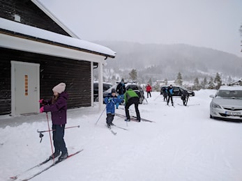 Søndagsaktivitet i lysløypa